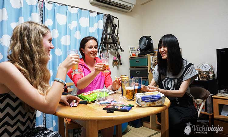 Hospitality in Tokyo, Japan, Couchsurfing, drinks