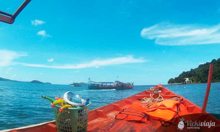 Island hopping boat trip Sihanoukville vicko viaja