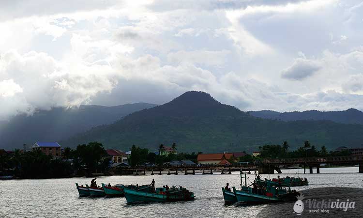 Teuk Chhou, Kampot, Fisher boats