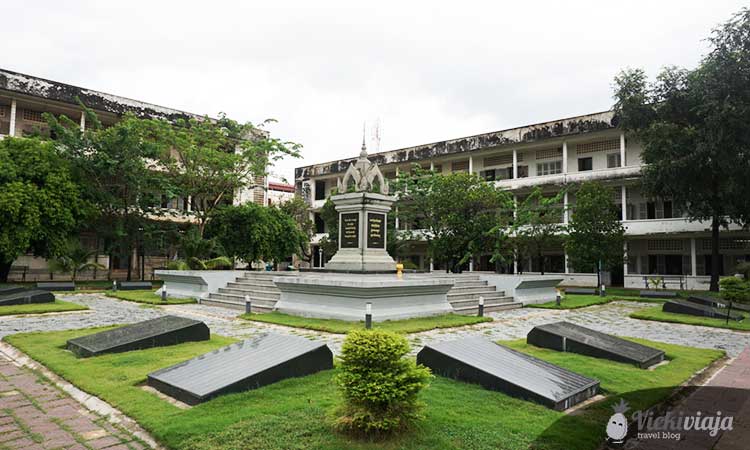s21 genoice museum phnom penh vicki viaja