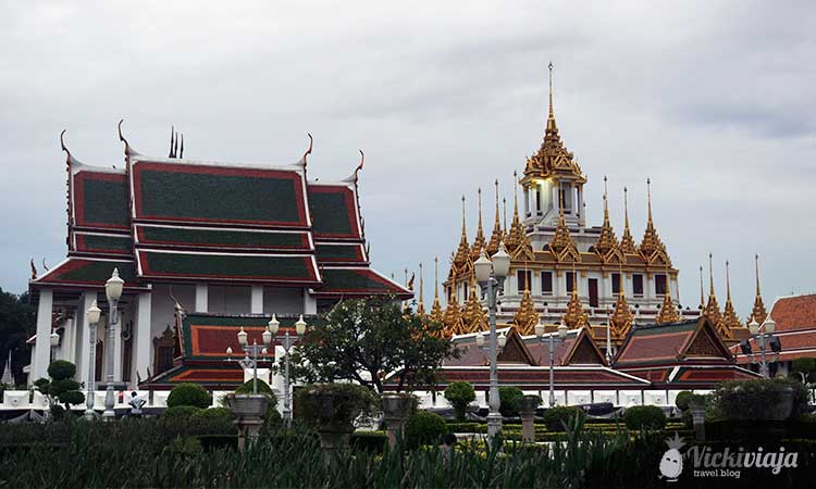 Wat Ratchanatdaram I Bangkok I Thailand I temple I vickiviaja