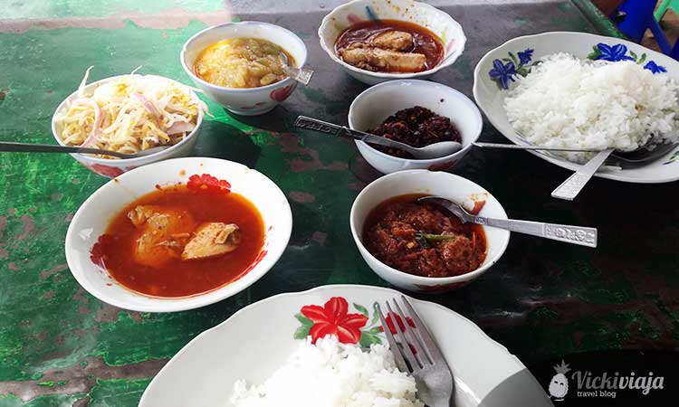 food Myanmar I traditional I Burmese dishes I Southeast Asia I vickiviaja