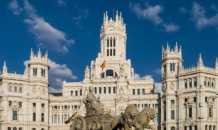 Madrid, Spanien, weißes Gebäude, Palacio de Cibeles