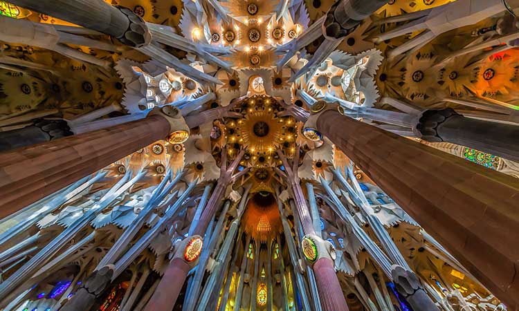 Sagrada Familia, Decke, Innenraum, Barcelona, Säulen
