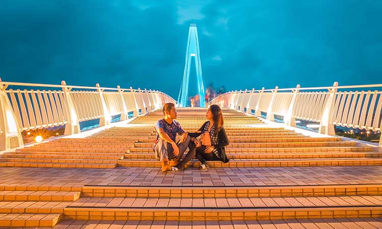 Tamsui, Bridge, Taiwan Itinerary, couple at night