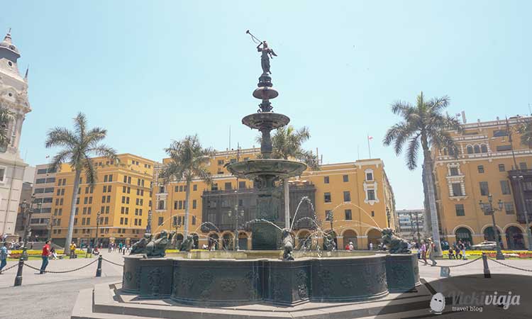 Plaza de Armas in Lima, Fountain